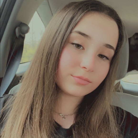 Meet your Posher, Hailey - Picture 5 of 6